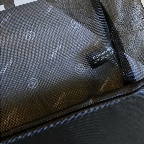 CHANEL Black Mesh Shoulder Tote Bag VIP Gift With Silver Chain & Pouch(NEW) - Picture 4 of 9